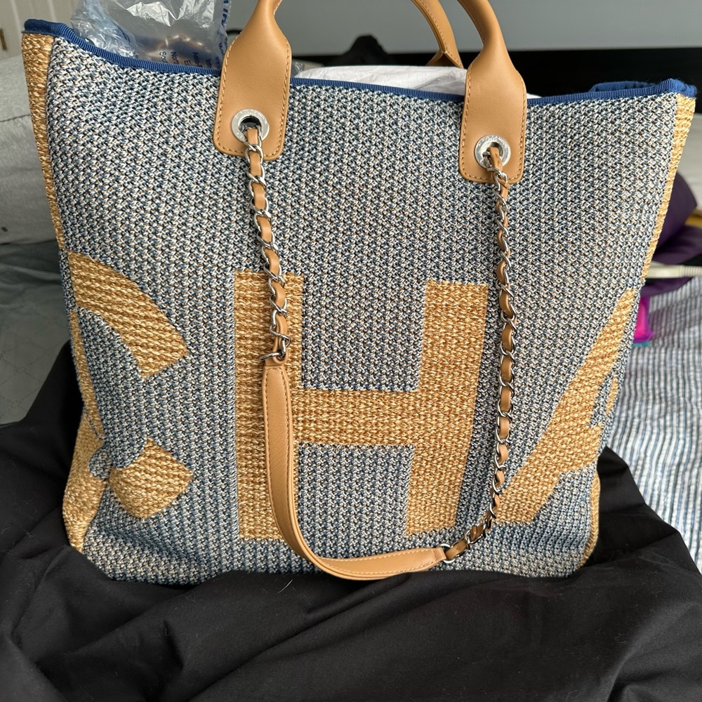 Chanel 2022 Tote